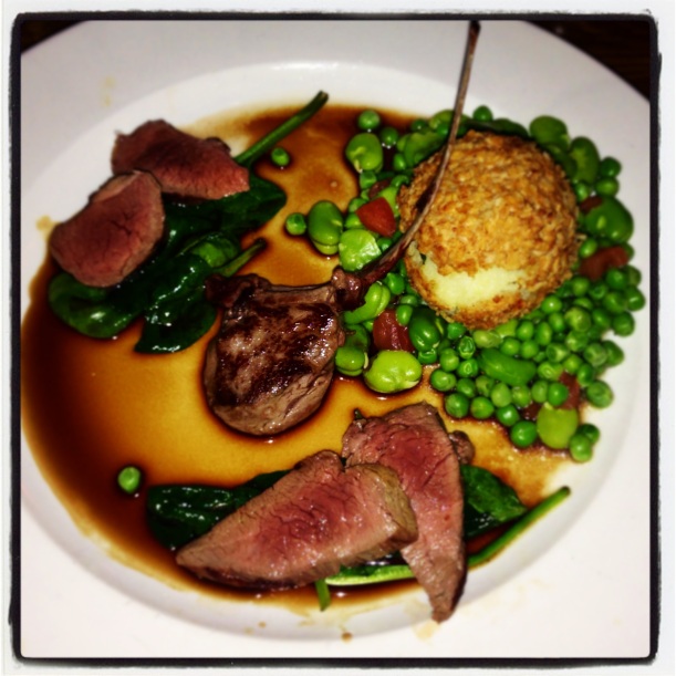 The main: fillet of roe deer with wild garlic and potato croquette, spinach, green beans and peas